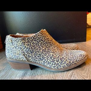 Lucky Brand size 10 leopard print booties